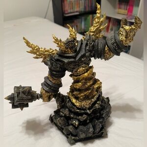 World of Warcraft 15th Anniversary Collector's Edition Ragnaros statue